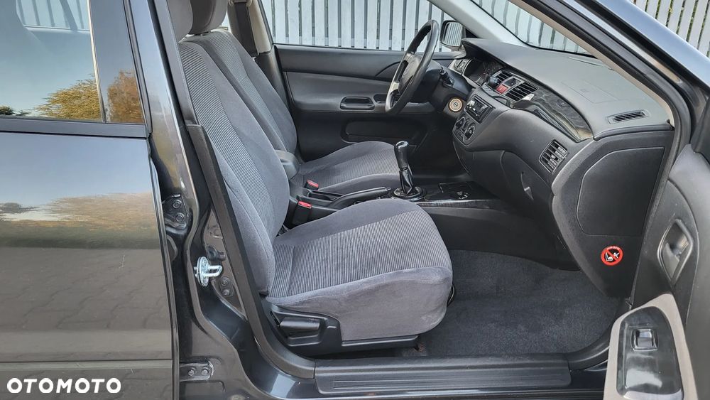 Mitsubishi Lancer 1.6 Sport - 14