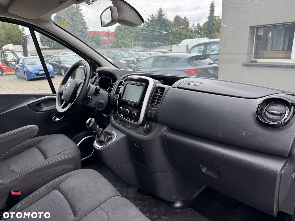 Renault Trafic Grand 2.0 dCi - 11