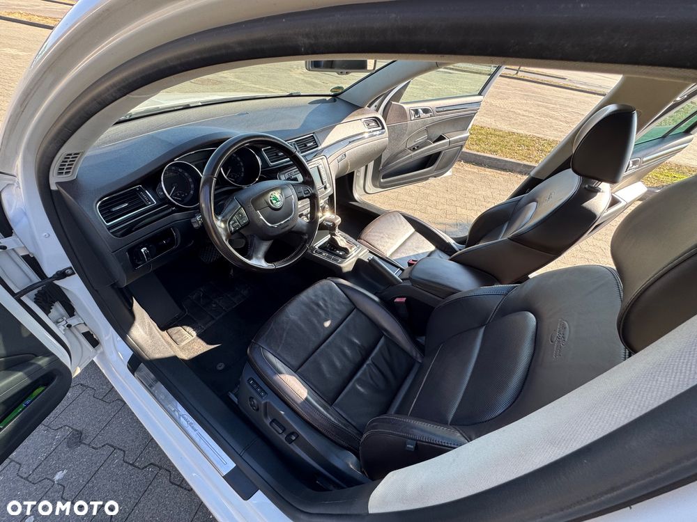 Skoda Superb 2.0 TDI L&K DSG - 30