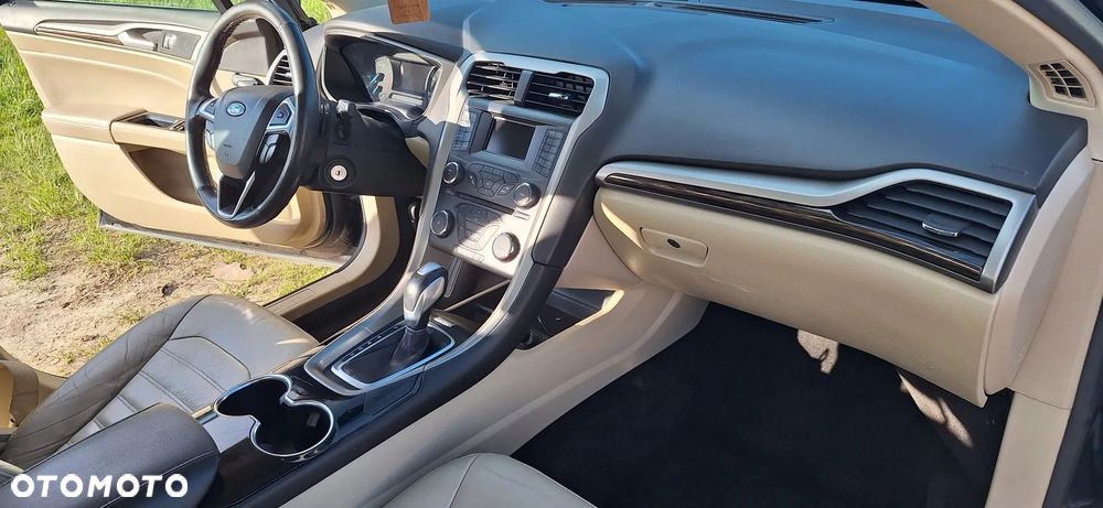 Ford Fusion - 10