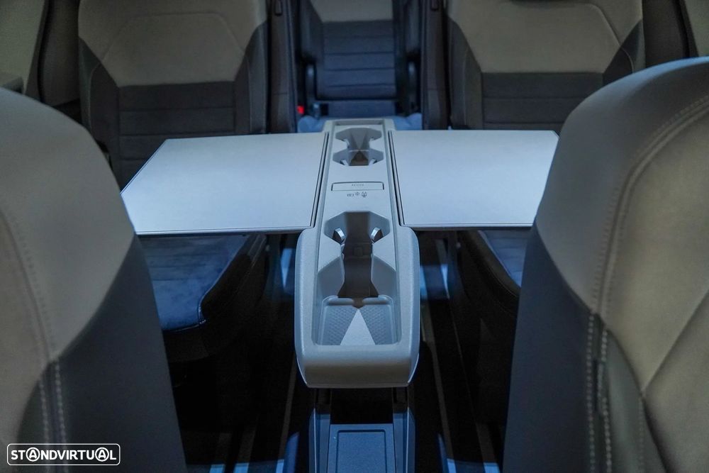 VW Multivan 2.0 TDI Style Longa DSG - 43