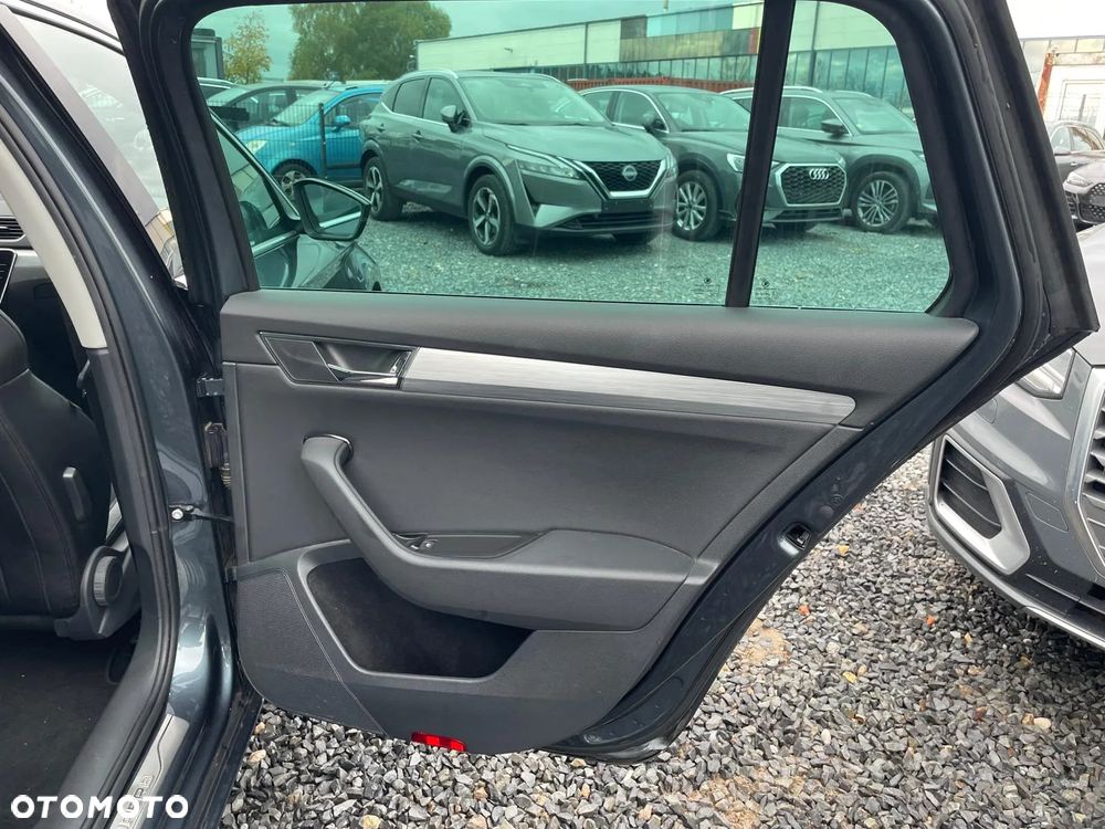 Skoda Superb 2.0 TDI DSG Ambition - 5