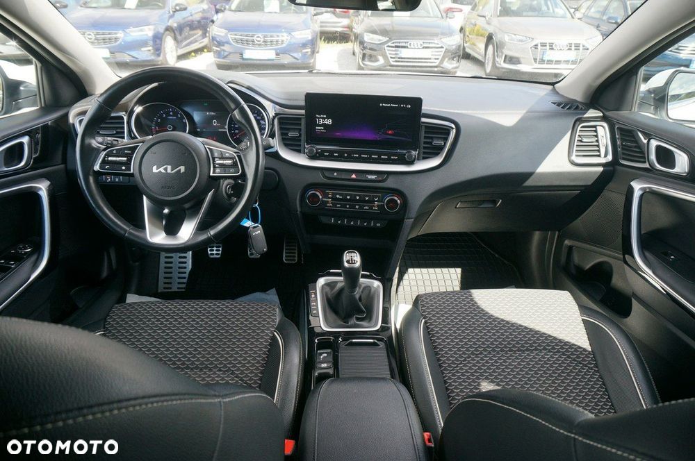 Kia Ceed 1.5 T-GDI Business Line - 11
