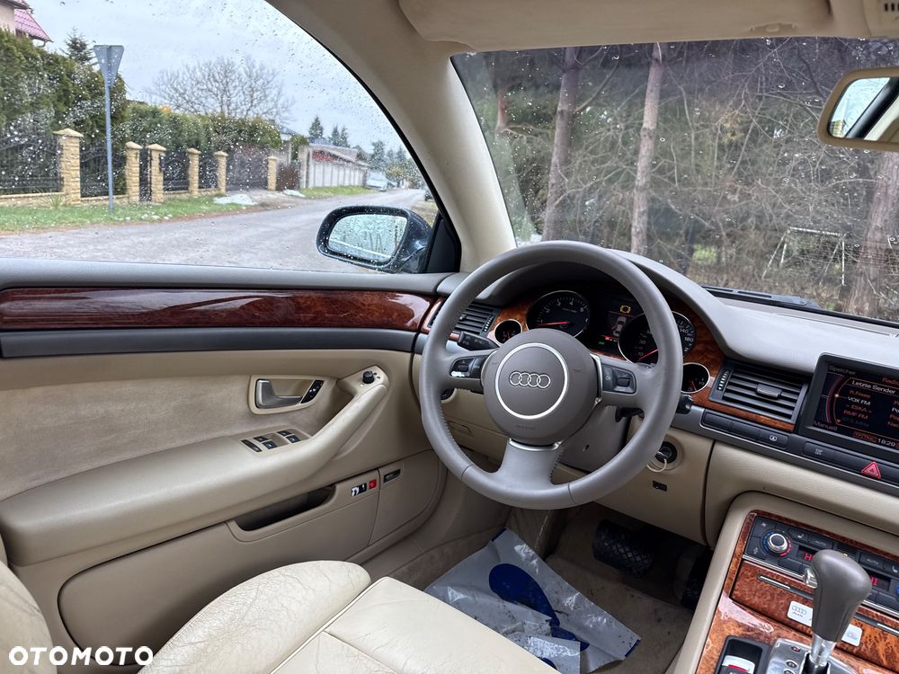 Audi A8 4.2 Quattro - 26