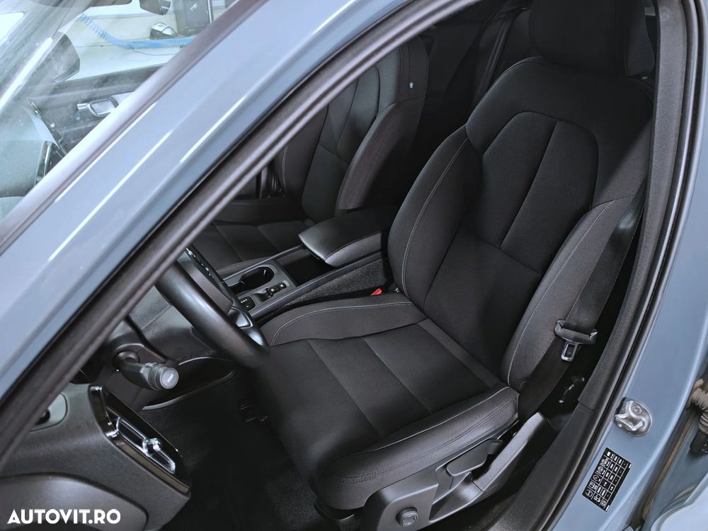 Volvo XC 40 T3 AT8 Momentum Pro - 8