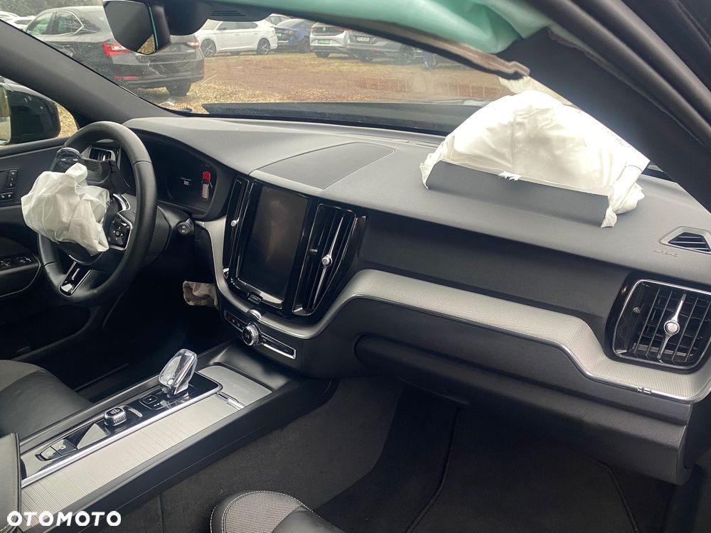 Volvo XC 60 B4 D AWD Plus Dark - 14