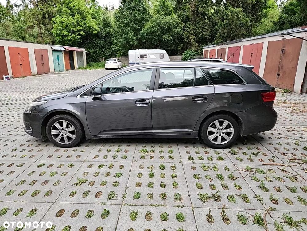 Toyota Avensis 2.0 D-4D Style - 5