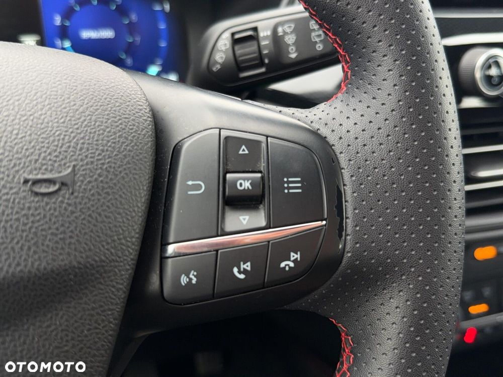 Ford Kuga 1.5 EcoBoost FWD ST-Line - 17