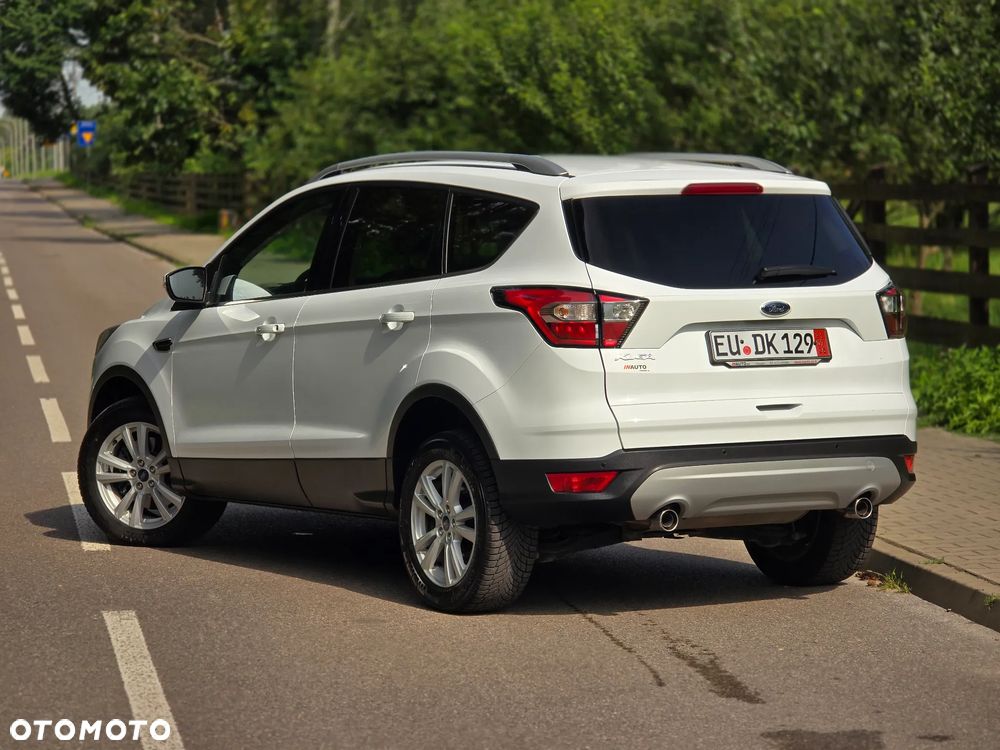 Ford Kuga 2.0 TDCi 4x4 Titanium - 4