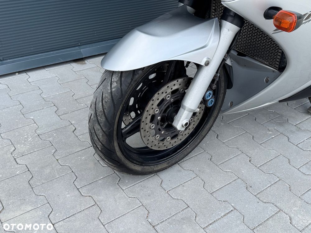Yamaha FJR - 13