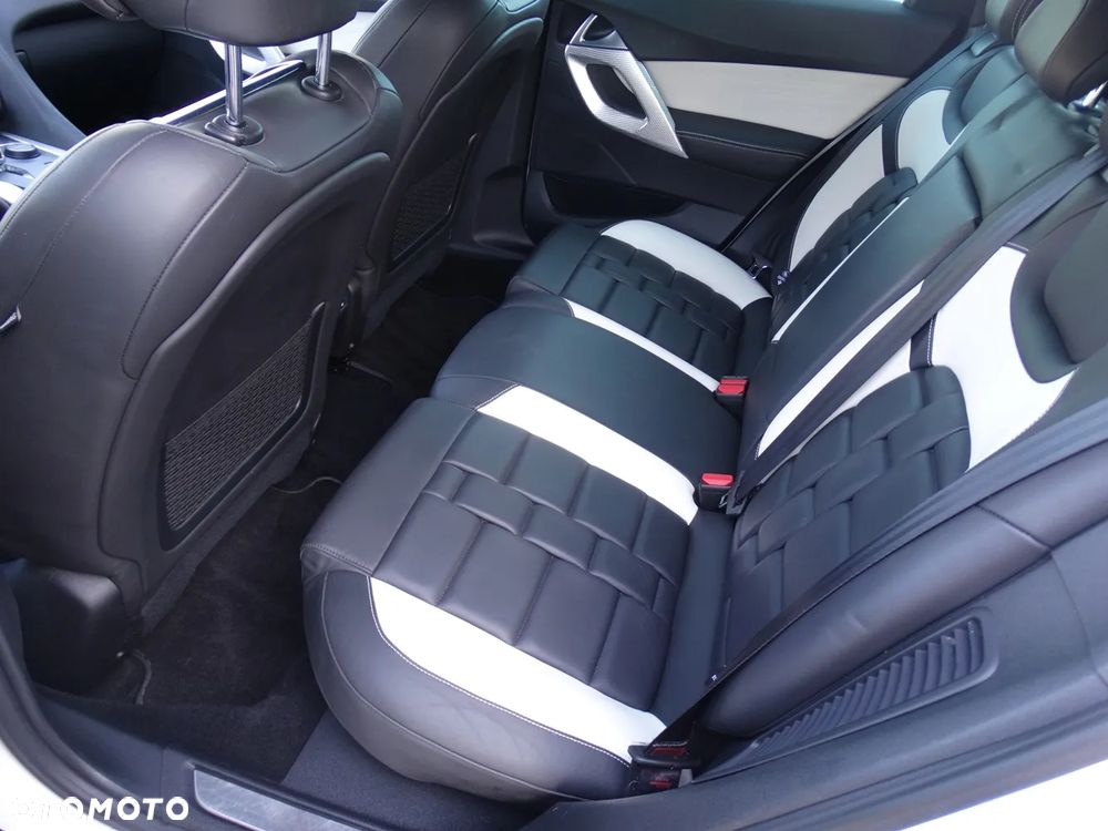 Citroën DS5 Hybrid4 EGS6 SportChic - 12