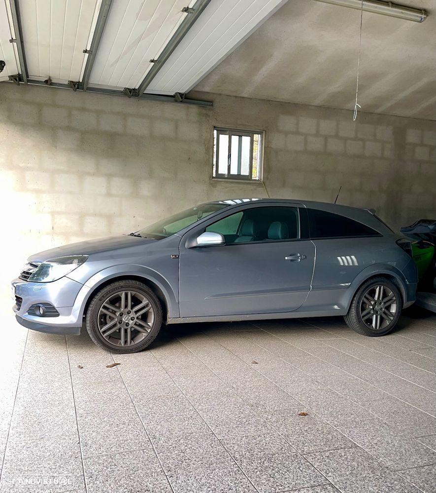 Opel Astra GTC 1.3 CDTI - 21