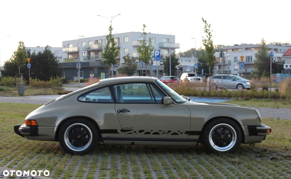 Porsche 911 - 8