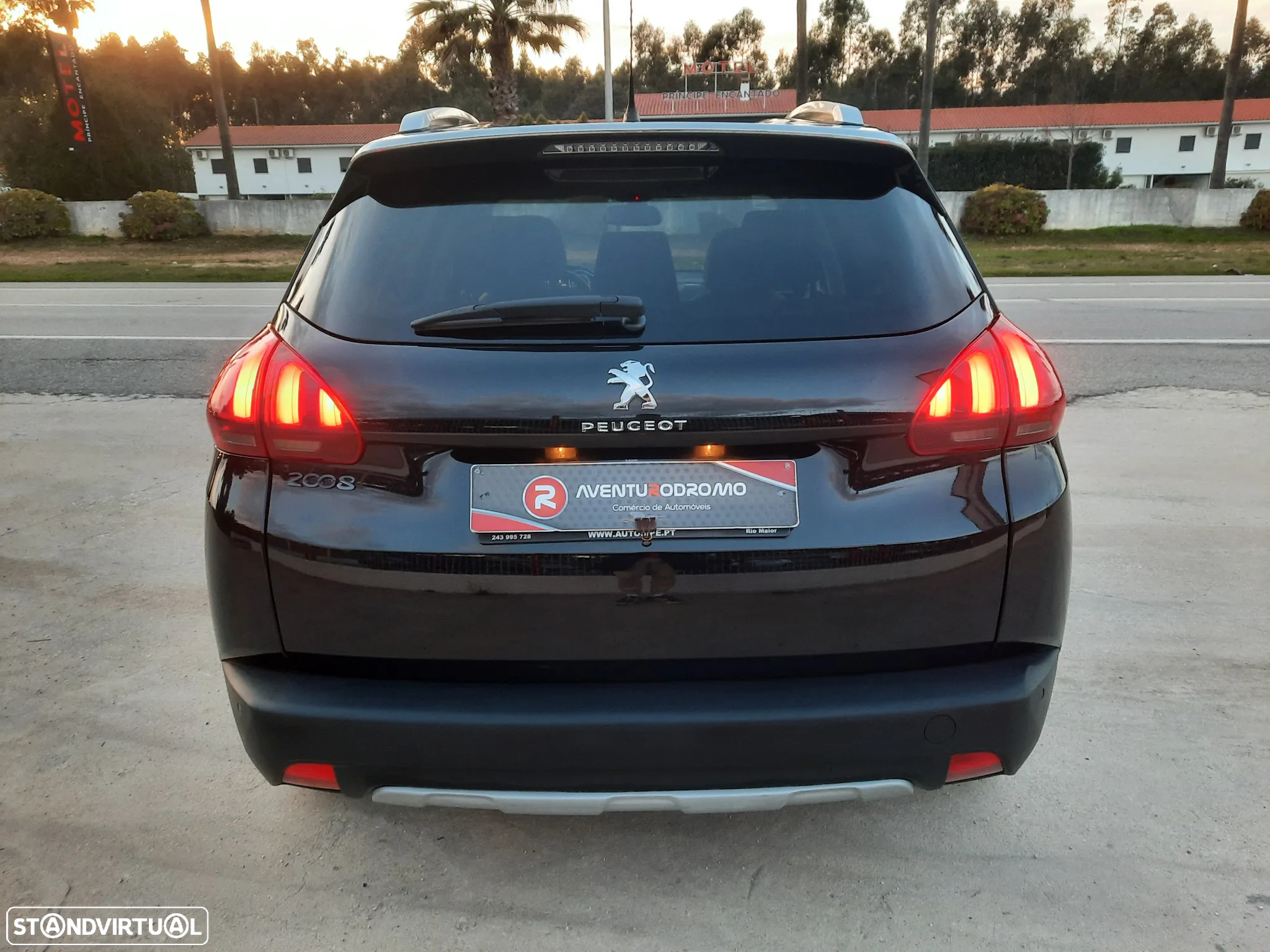 Peugeot 2008 1.6 BlueHDi Allure - 11