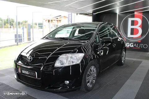 Toyota Auris 1.4 D-4D AC - 1