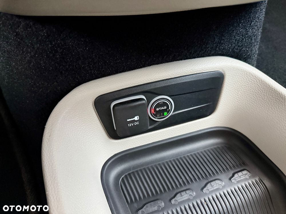 Chrysler Pacifica - 26