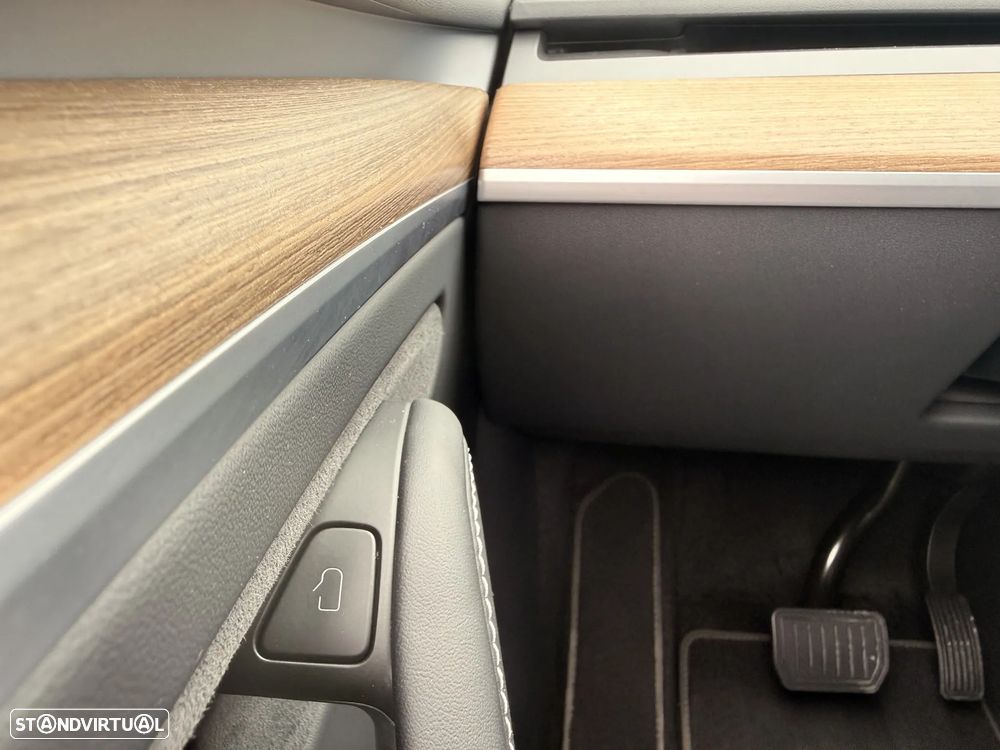 Tesla Model Y Long Range Tração Integral - 20