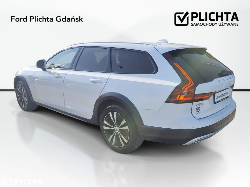 Volvo V90 Cross Country - 7