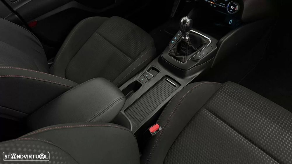 Ford Focus 1.0 EcoBoost S&S ST-LINE STYLE - 26