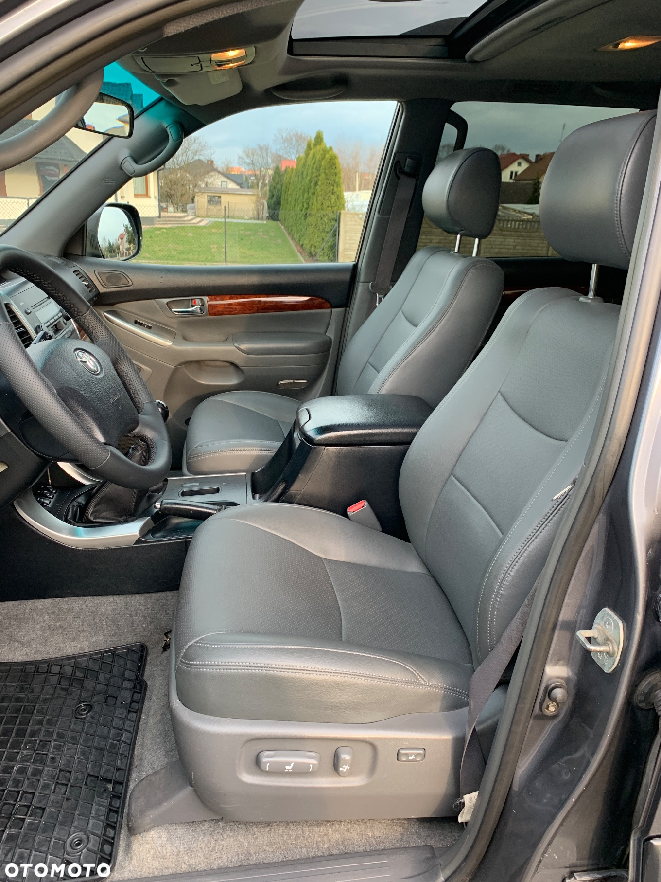 Toyota Land Cruiser - 7