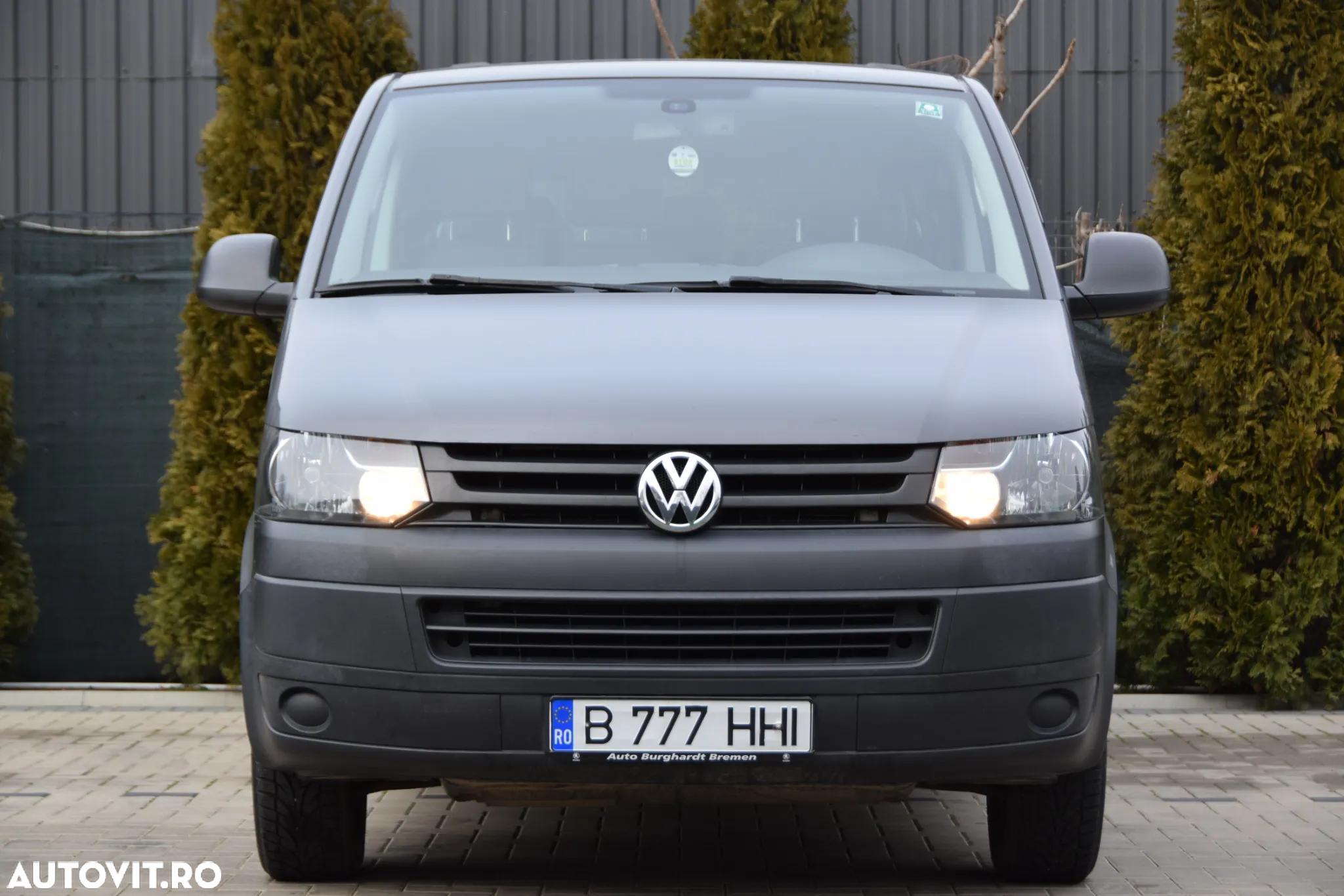 Volkswagen Caravelle - 2