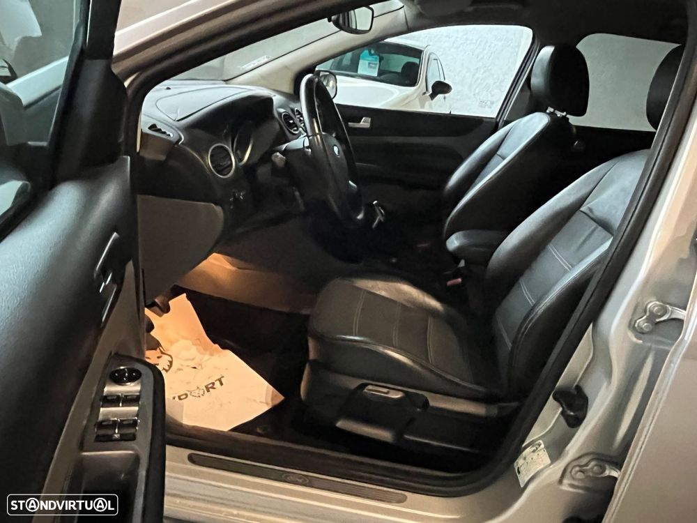 Ford Focus SW 1.6 TDCi Titanium - 11