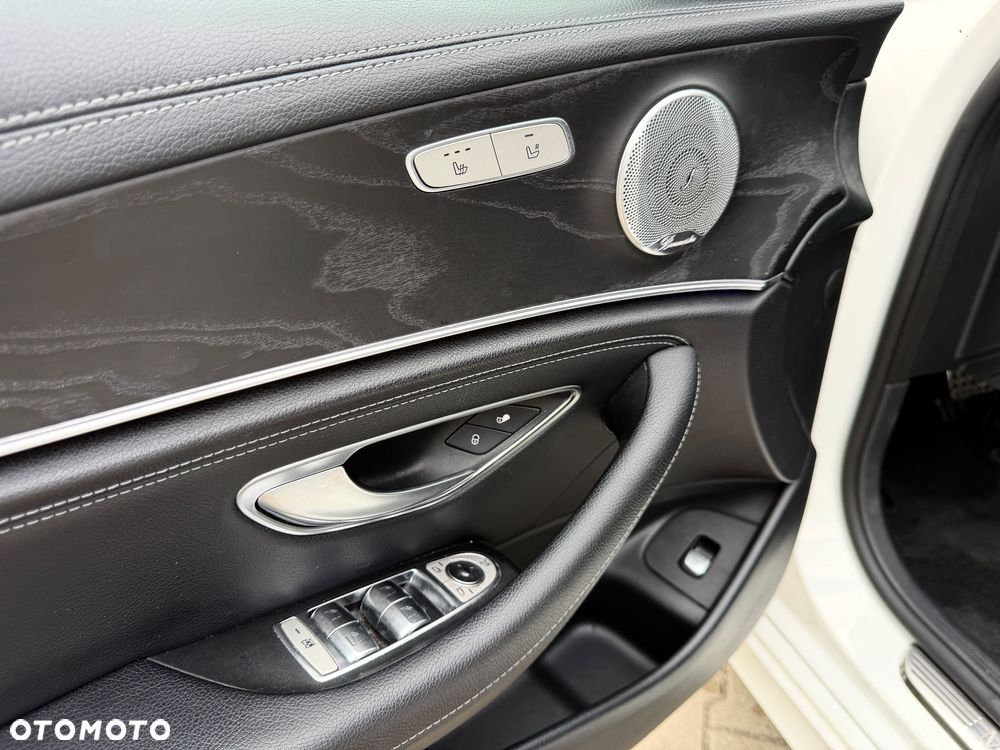 Mercedes-Benz Klasa E 220 d 9G-TRONIC - 40