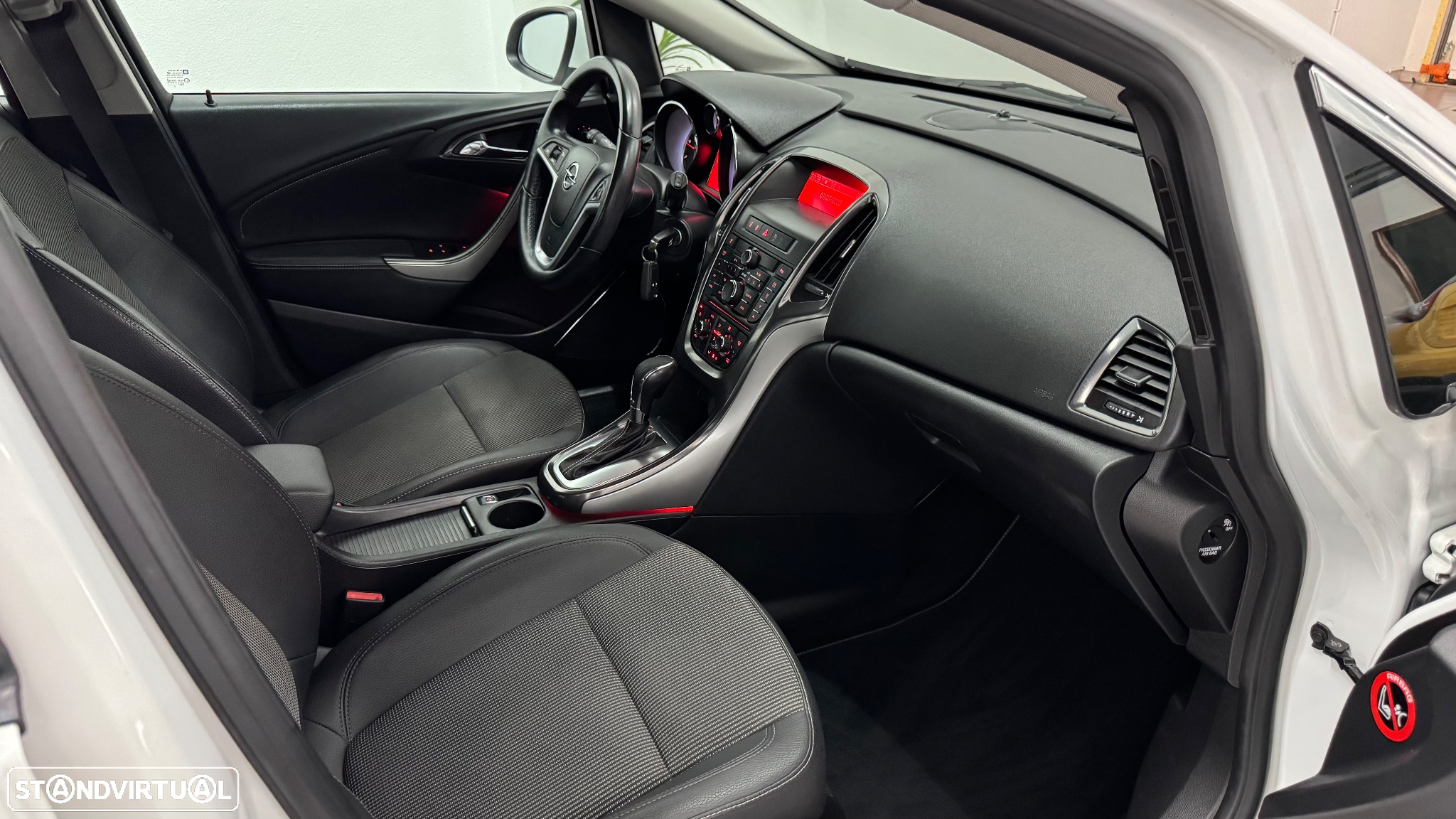 Opel Astra 2.0 CDTi Cosmo Active-Select - 24