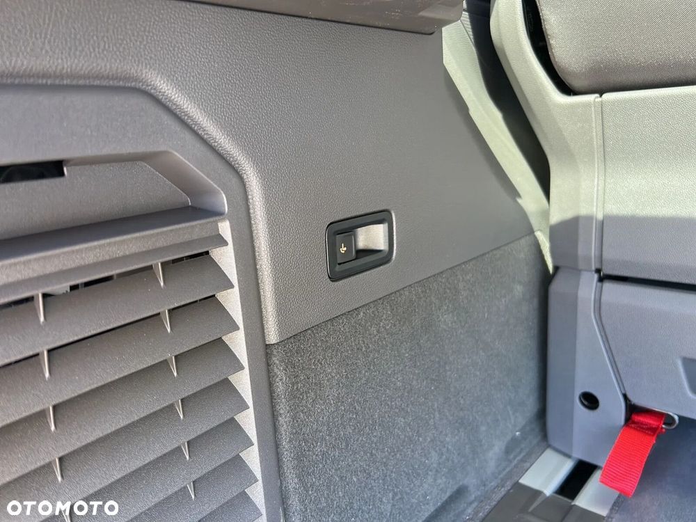 Volkswagen Multivan - 34