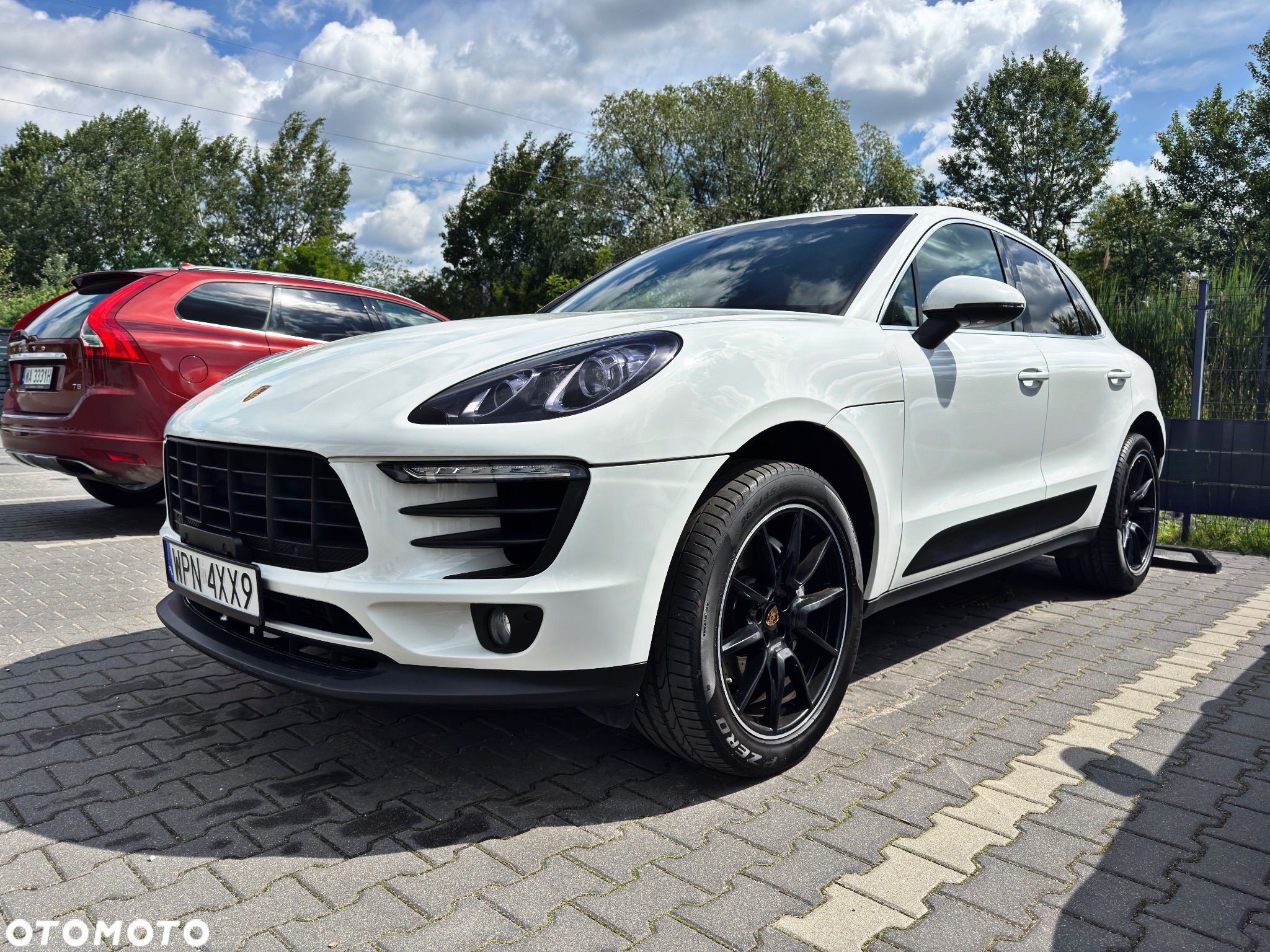 Porsche Macan - 1