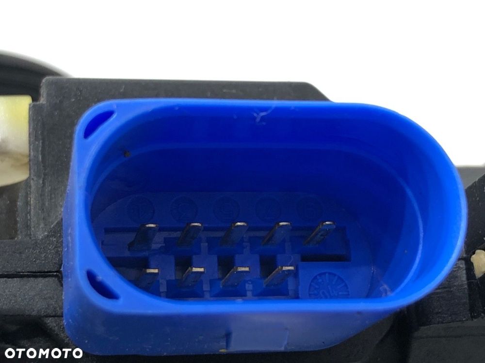 ZAMEK DRZWI PRAWY PRZÓD  VW TOURAN (1T1, 1T2) 2003 - 2010 1.9 TDI 77 kW [105 KM] olej napędowy - 4