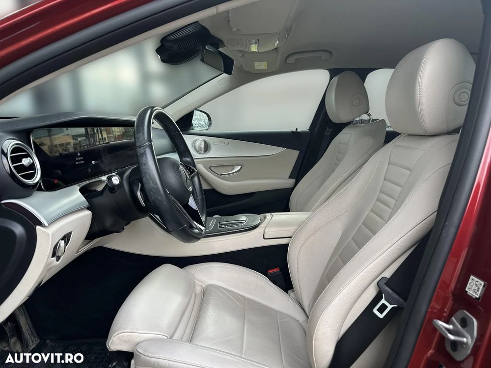 Mercedes-Benz E 300 de 4Matic 9G-TRONIC AMG Line - 13