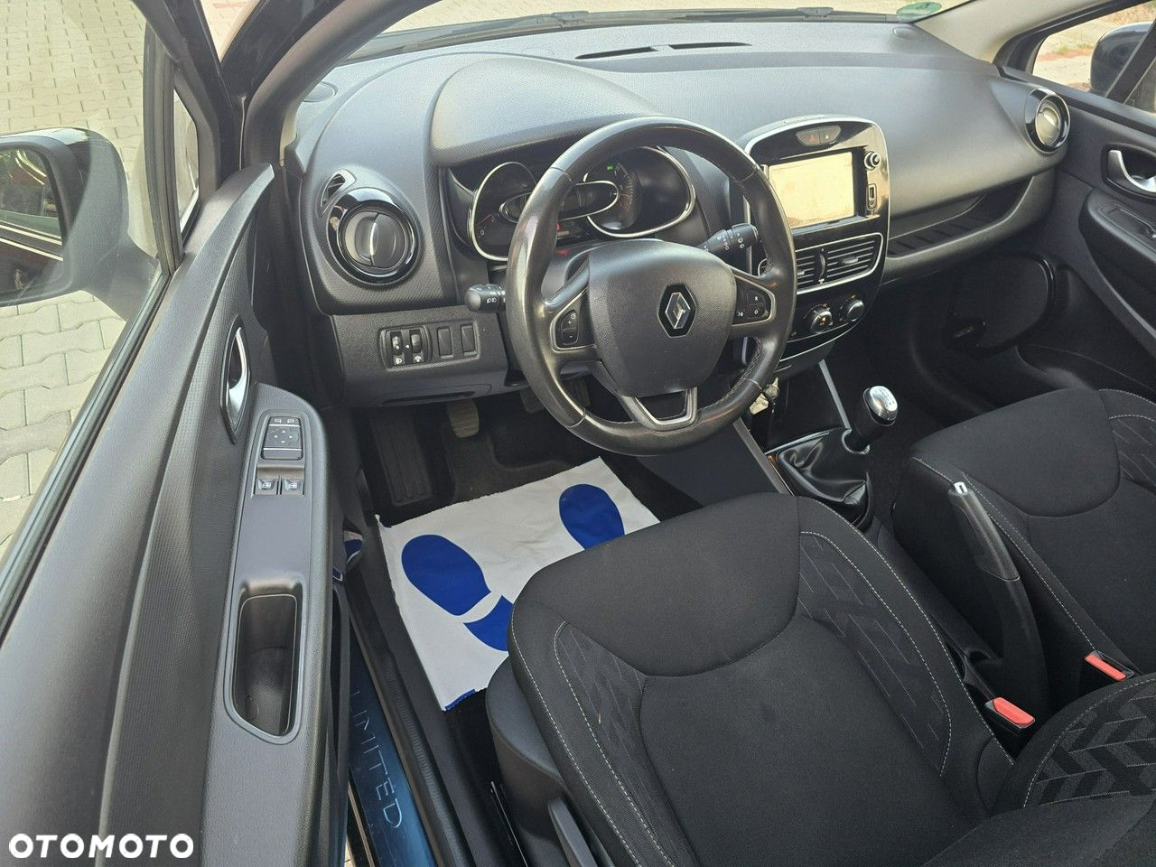 Renault Clio - 8