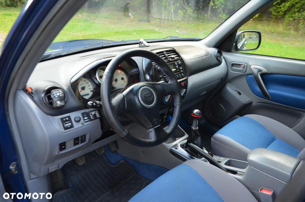 Toyota RAV4 2.0 D-4D 4x4 - 29