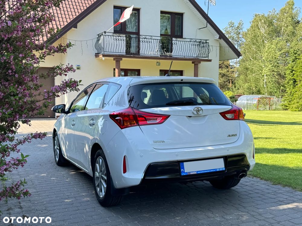 Toyota Auris 2.0 D-4D Premium - 4