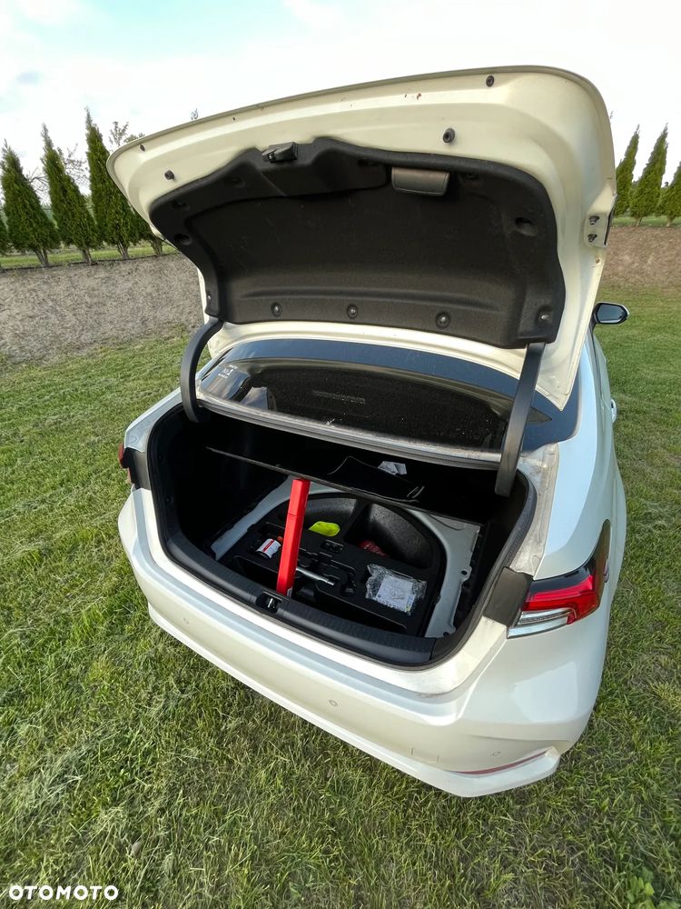 Toyota Corolla 1.8 Hybrid Comfort - 21