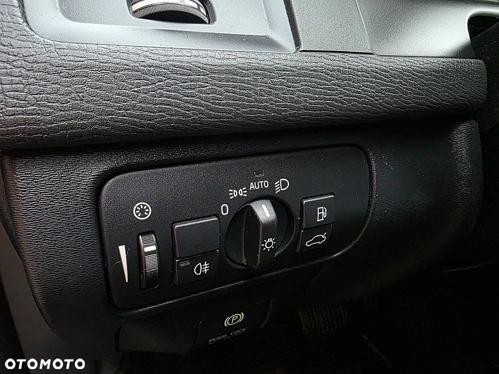 Volvo XC 60 D3 Momentum - 16