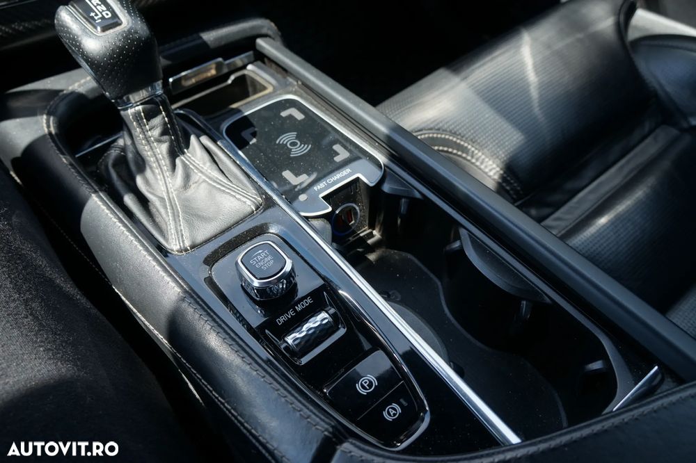 Volvo XC 90 D5 AWD R-Design - 24