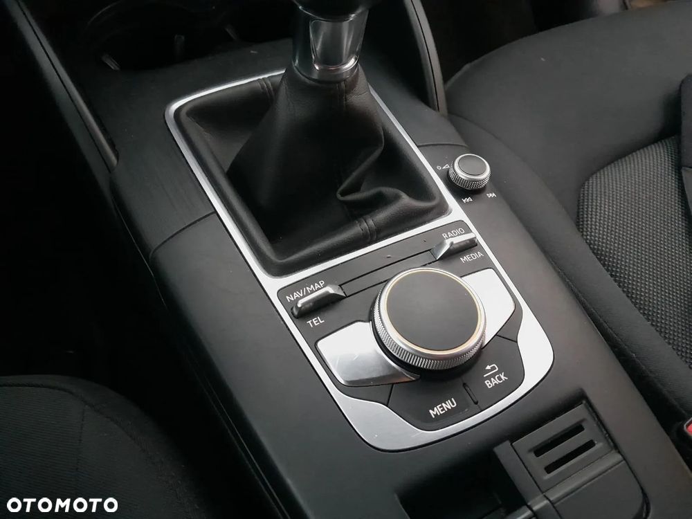 Audi A3 Limousine 1.6 TDI Sport - 8