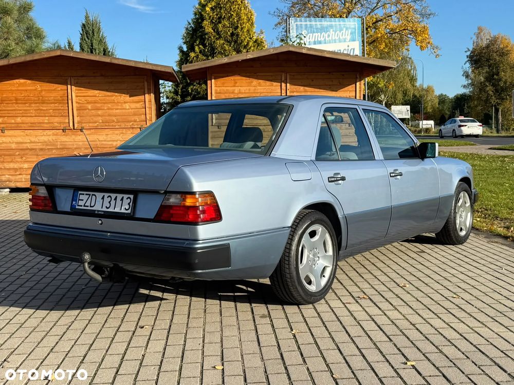 Mercedes-Benz W124 1991 photo 5