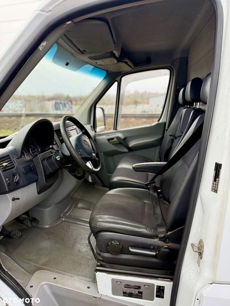 Mercedes-Benz Sprinter - 12