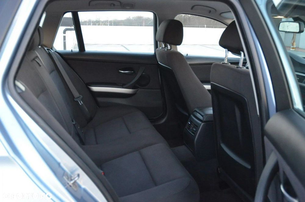 BMW Seria 3 - 24