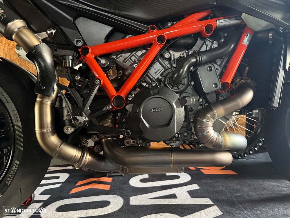 KTM 1390 Super Duke R Evo 1290 Super Duke Evo - 12