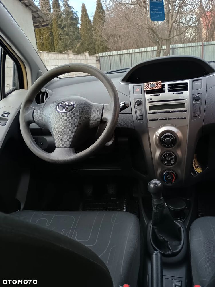 Toyota Yaris 1.0 Luna - 9