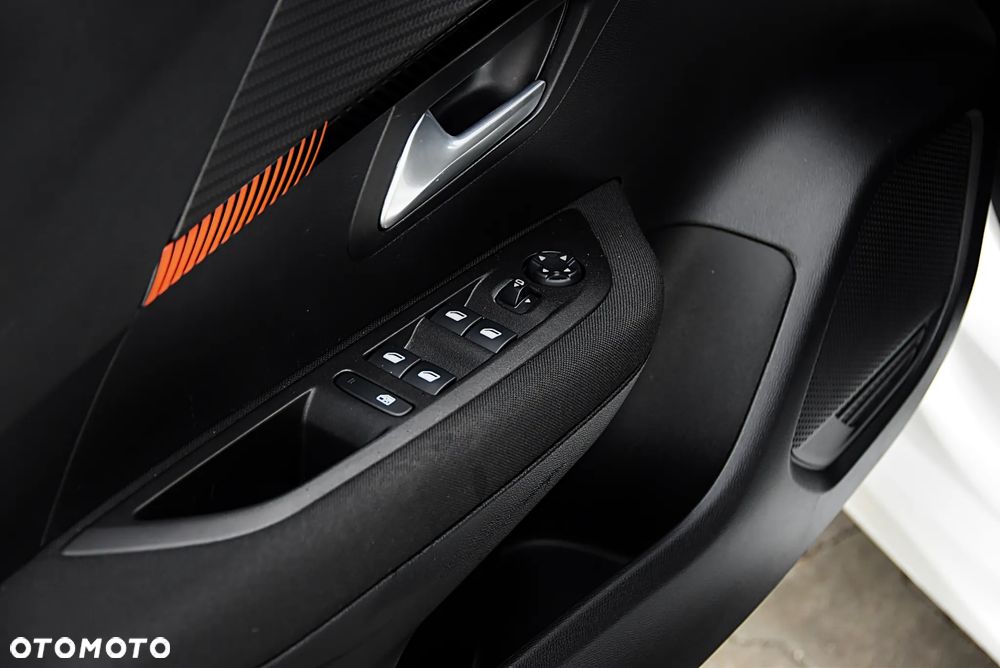 Peugeot 208 1.2 PureTech Allure Pack S&S EAT8 - 32