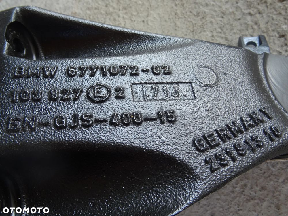 BMW E60 E61 XDRIVE ŁAPA SILNIKA MOCOWANIE WSPORNIK PRAWA LEWA 3,0D M57 - 4