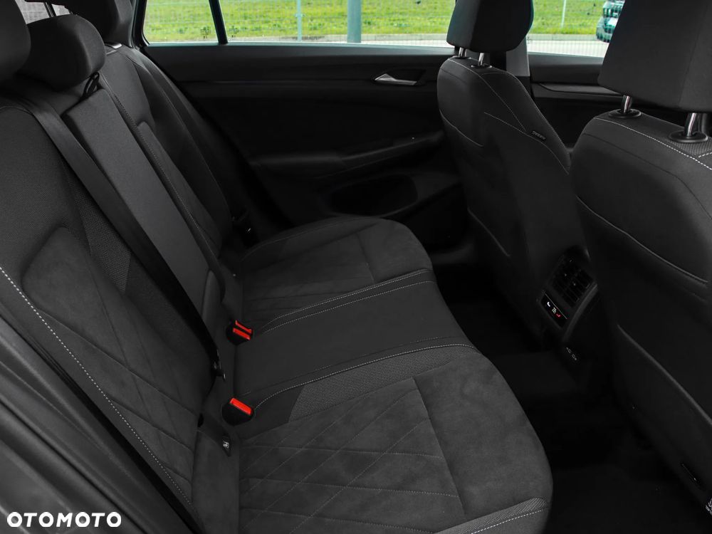 Volkswagen Golf Variant - 12