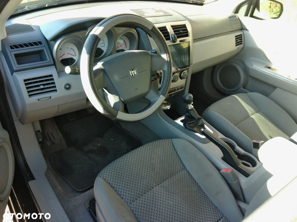 Dodge Avenger - 14