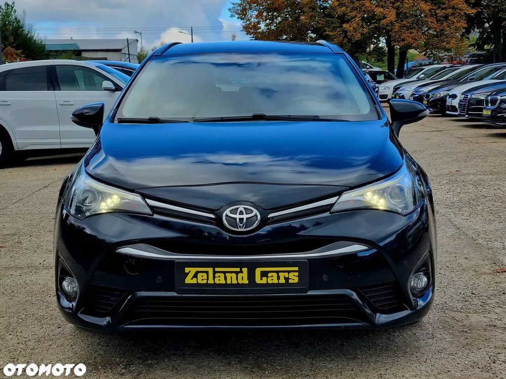 Toyota Avensis 2.0 D-4D Premium - 2