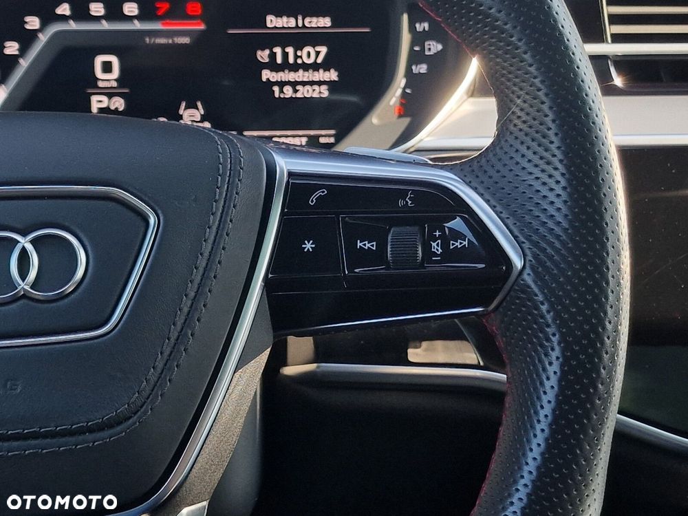 Audi S8 - 32